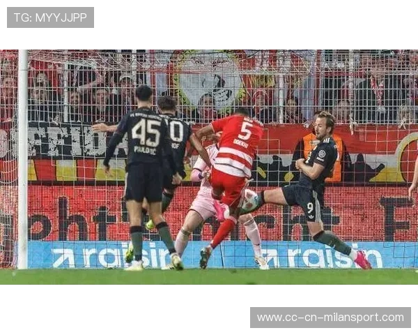 拜仁凯恩重心转移中抽射打成:足球场上的完美瞬间