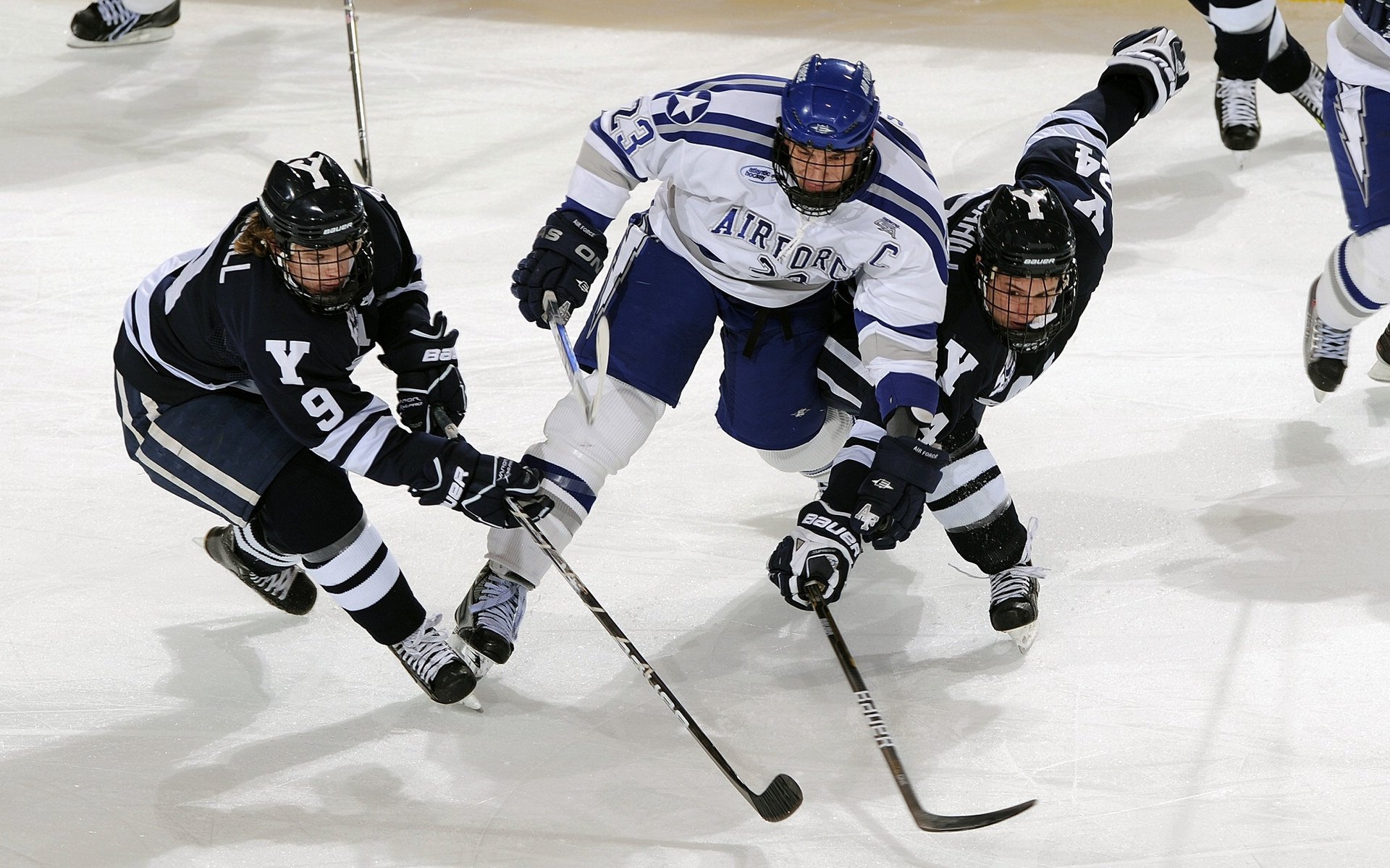 奥预赛中国队爆冷 球迷建议加强战术演练